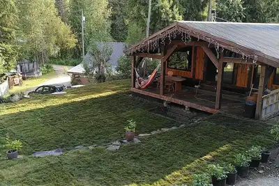 Image de Romantic cozy house with hot tub and sauna!