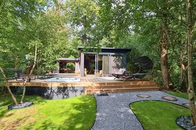 Image de Rare Logement insolite avec Spa & Sauna en ForĂŞt