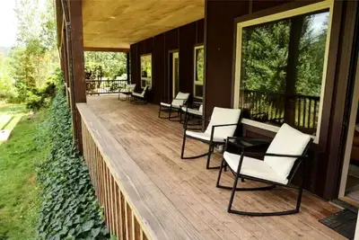 Image de Estate House at Eve West Vineyard