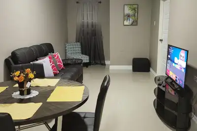 Image de Polaris Courts. . . . . New Smart 2 Bedroom Apartment 2 min from airport