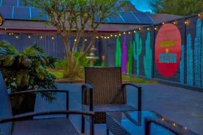 Image de Southern livings 4Brs home near shopping, dining, golf, park, Houston Downtown.