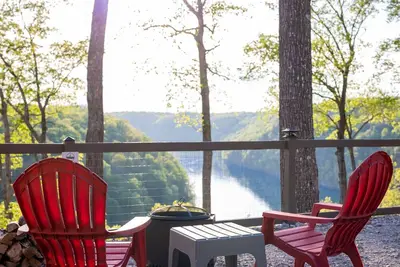 Image de Lake View Country Cabin at Bear Bluff Retreat