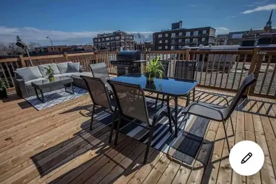 Image de Spacious 4BRs/2Baths with private parking and patio!