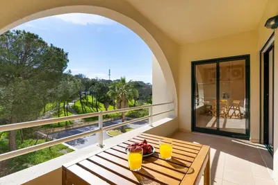 Salgados Beach Apartment | 7 min walk to beach!
