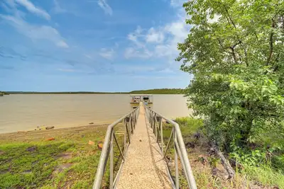 Image de Lakefront Eufaula Vacation Rental w/ Private Dock
