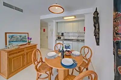 Image de Joli appartement pour 4 personnes avec Wifi, piscine, climatisation, Tv, terrasse et parking