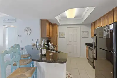 Image de St. Lucia 302 ~  3rd Floor ~ 2Br/2Ba ~ Private Beach!