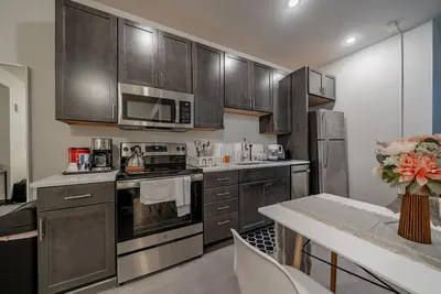 Image de Upscale Spacious 1bd Fiser Fast Wi-Fi & Gym