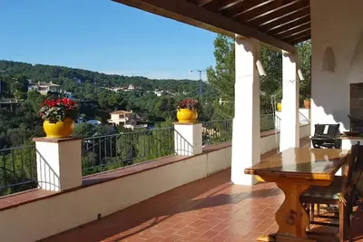 Image de Superb detached house on two floors. Ideal for 2 families Residential area 7 pax