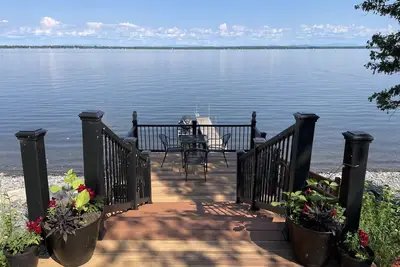 Image de Heron Hideaway - Lakefront Home with Mountain Views- Hot Tub