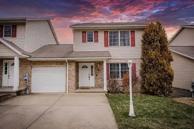 Image de 4 Bedroom Rare Find