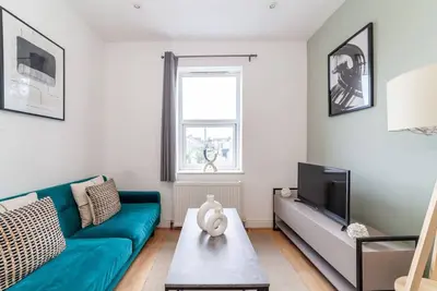 Image de 4 Bed Apartment in Wood Green