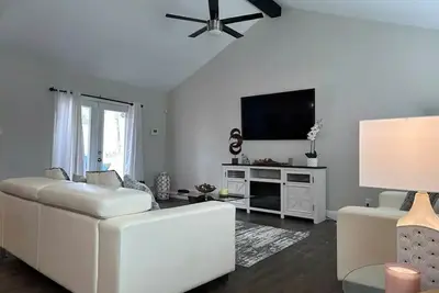 Image de Cozy Home -6 TVs/5Beds Rooms/3Full Baths/13 Sleeps