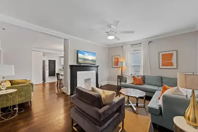 Image de Beautiful Downtown Home Next to Big-Hitter Attractions