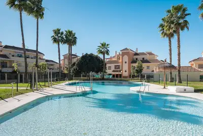 Image de Appartement \"Casa Baviera Golf\" avec vue sur la montagne, piscine partagée et Wi-Fi