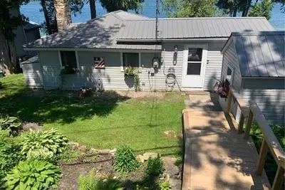 Image de 2 Bedroom seasonal Cottage/Camp on the St Lawrence River -sleeps 6.