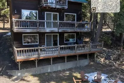 Image de Starry Pines · Family & Pet Friendly Cabin Retreat w/ 3 Decks!