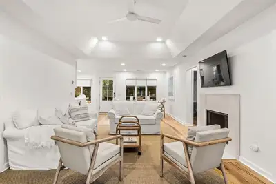 Image de 53 Inlet Cove Cottage by Akers Ellis Rentals