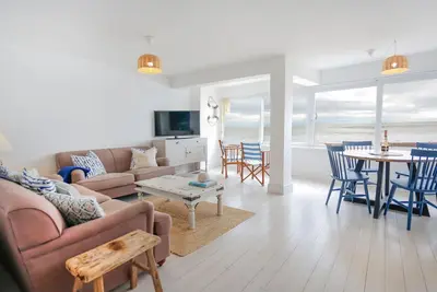 Image de Appartement-Panoramique-Salle de bain privée séparée-Vue plage-Hightide