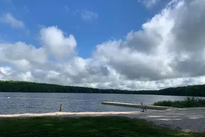 Image de Steps from beach at Big Bass Lake