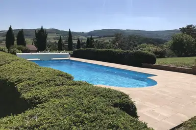 Image de Villa Beaujolaise avec Piscine proche Lyon