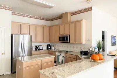 Image de Cozy Home w\/ Backyard + Firepit