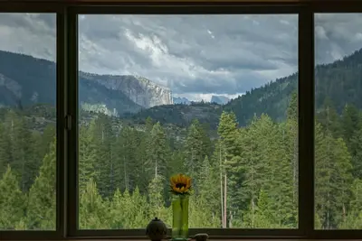 Image de Premier Yosemite/Foresta home with views of Half Dome and El Cap from all rooms!