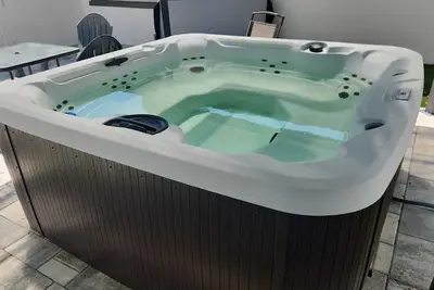 Image de #75 Summer Sunset Point Home with jacuzzi