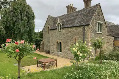 Image de Charming gothic house with a lovely terrace and garden