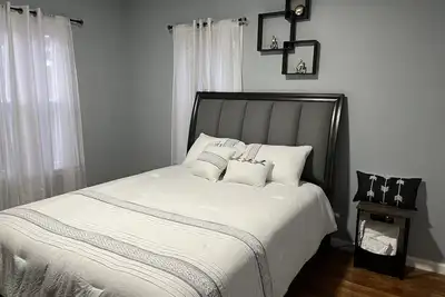 Image de Upscaled Quiet Neighborhood- Modern 3 Bdrm