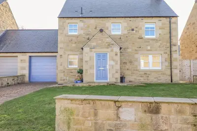 Image de Stone Croft House, luxury holiday cottage, with open fire in Beadnell