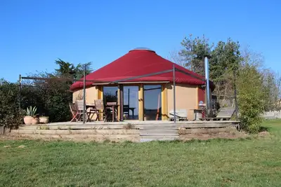 Image de Yourte tout confort au bord de la vallée.