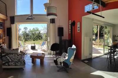 Image de une Maison spacieuse avec Vue dégagée, au départ des sentiers