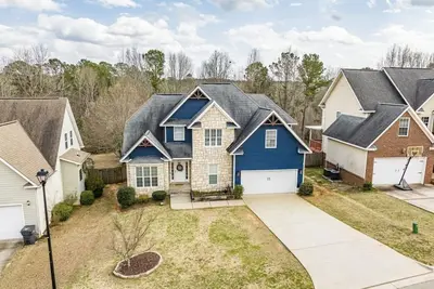 Image de Big Blue - Home with Cali King Bed near Masters Golf, Fort Eisenhower, Amazon