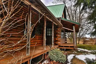 Image de Authentic log cabin!