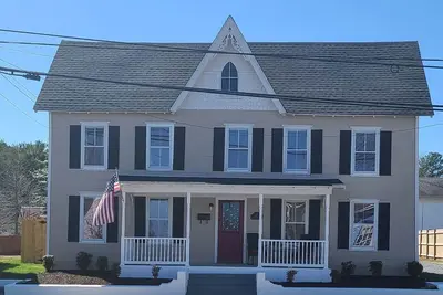 Image de Historic home in downtown Milton w/hot tub. Quick drive to the Delaware beaches!