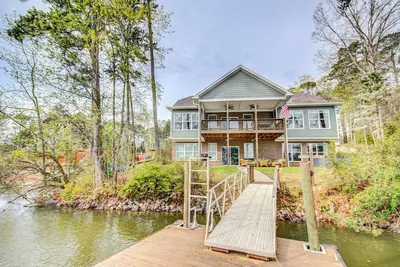 Image de Lakefront Leesville Retreat w/ Private Dock!