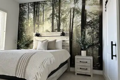 Image de Brand New Townhome in Downtown Westminster