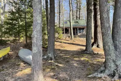 Image de Classic Maine Lake Cottage with two beaches on 8 private acres.