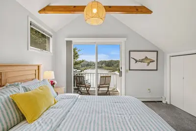 Image de Waterfront home close to Downtown Chatham!