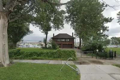 Image de Boater-Fisherman’s Paradise w/150 Ft of Seawall - minutes from Downtown Detroit