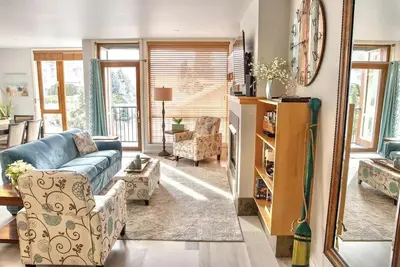 Lakeside Sandy Feet Retreat