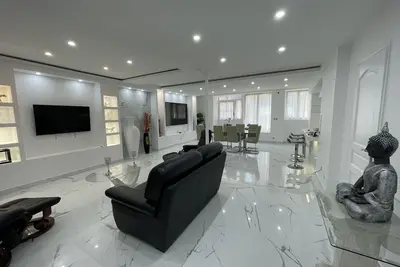 Image de Luxury House