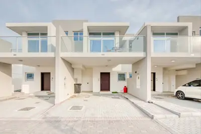 Image de Opulent 3br Townhouse at Damac Hills 2 Akoya by Deluxe Holiday Homes