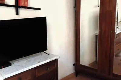 Image de 10-15 min to train station, beach, marketplace