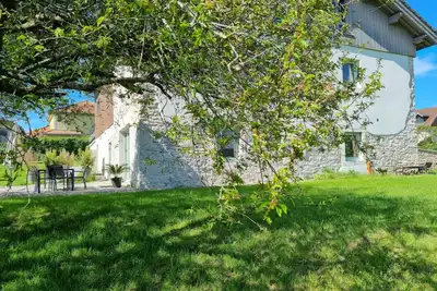 Image de Bel appartement spacieux et paisible dans maison