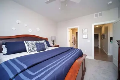 Image de Main Floor Cozy 2 Bedroom Condo with a master suite in Bettendorf