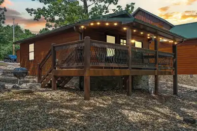 Image de Table Rock Lake Cabin Near Sdc w/ Boat Slip