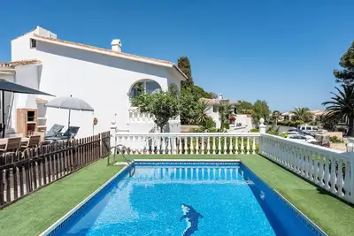 Image de Villa \"Superbly Situated Villa 67\" avec vue sur la mer, piscine privée et Wi-Fi