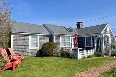 Cozy Beach Cottage in North Truro - Private Beach & Outdoor Shower!